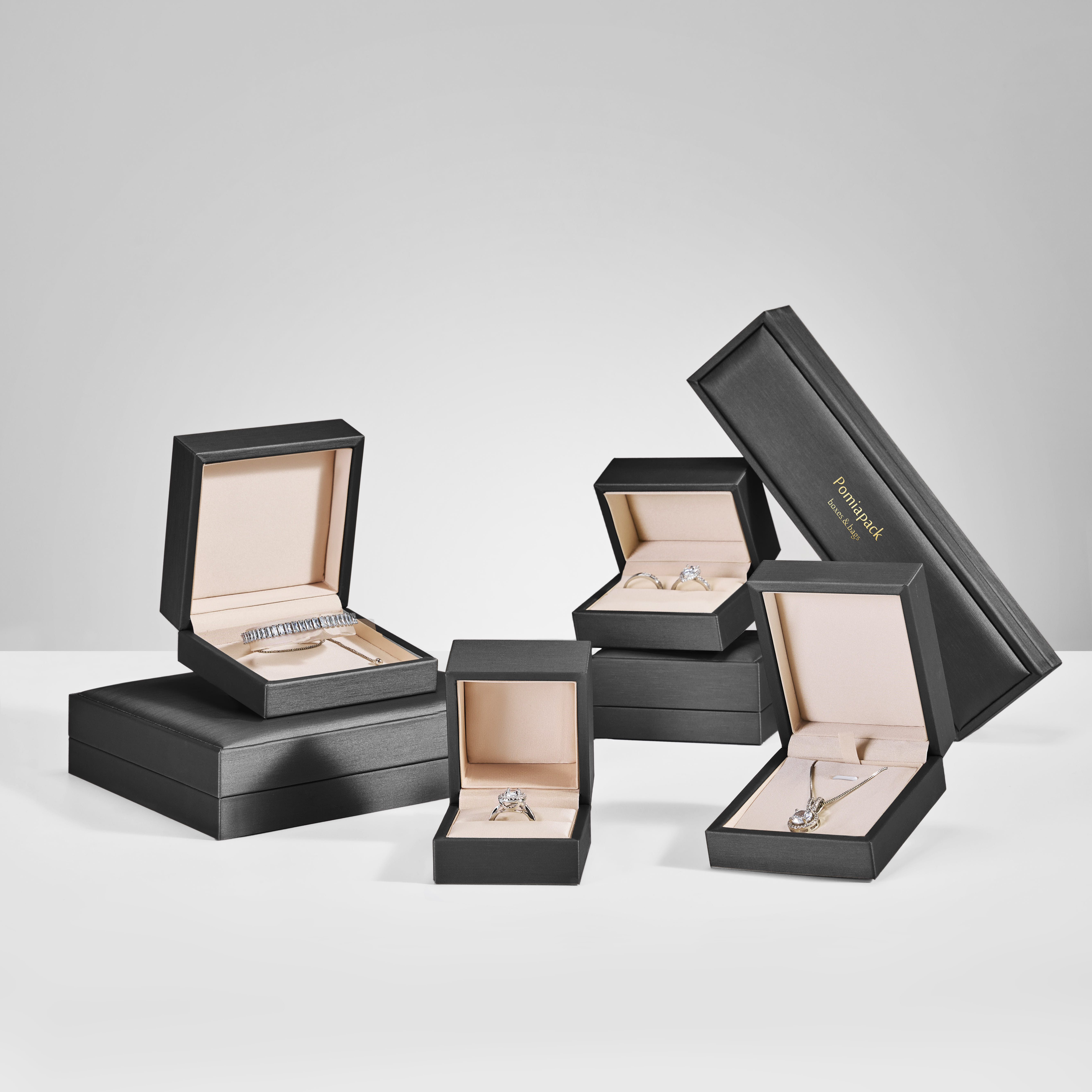 Customized Personalized Logo Black Jewelry Packaging Gift Box Ring Bracelet Earnail Necklace PU Leather Wedding Jewelry Box